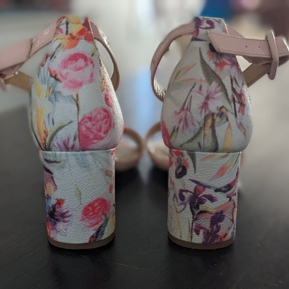 Chinese Laundry 7.5 floral short block heel shoes - Picture 3 of 3